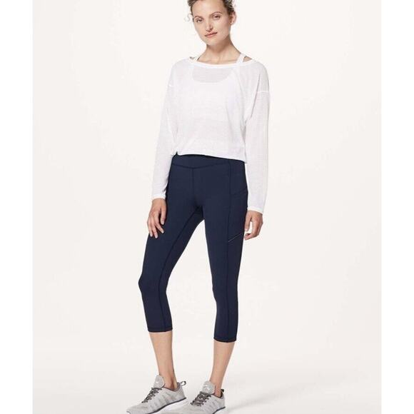Lululemon Size 4 Speed Up Crop 21" Leggings Midnight Navy - Picture 2 of 10